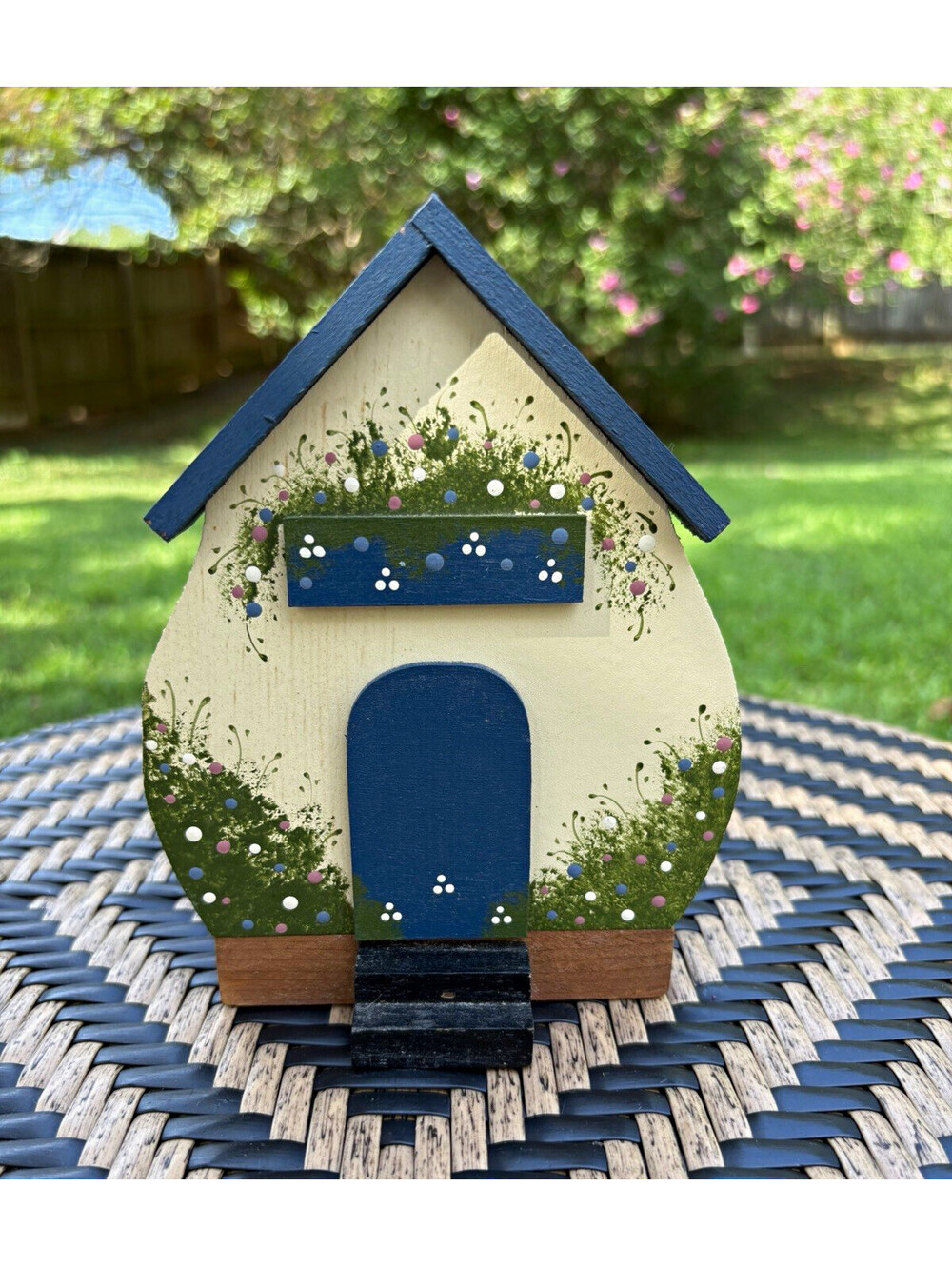 Wood Freestanding Cottage House Paper Towel Holder Floral Walnut Tone